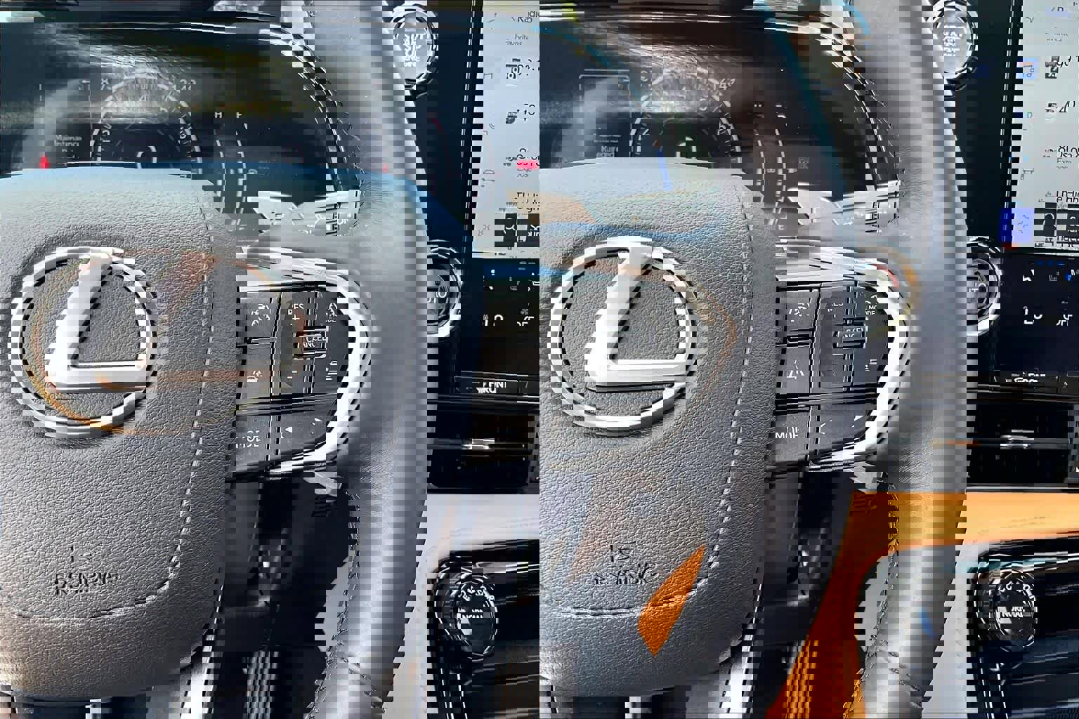 Used 2024 Lexus NX 250 FWD w/ Towing Package (2000 Lbs) image 22