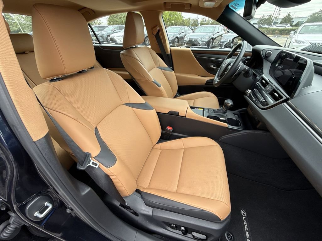 Used 2025 Lexus ES 350 w/ Premium Package FWD image 16
