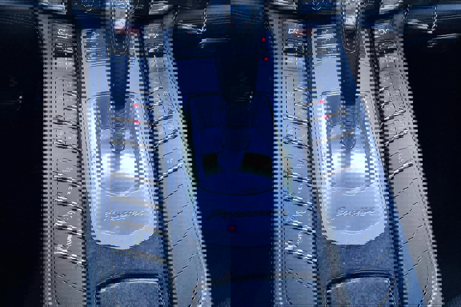 Used 2016 Porsche Panamera S image 33