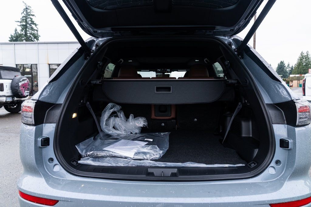 New 2026 Mitsubishi Outlander SEL image 7