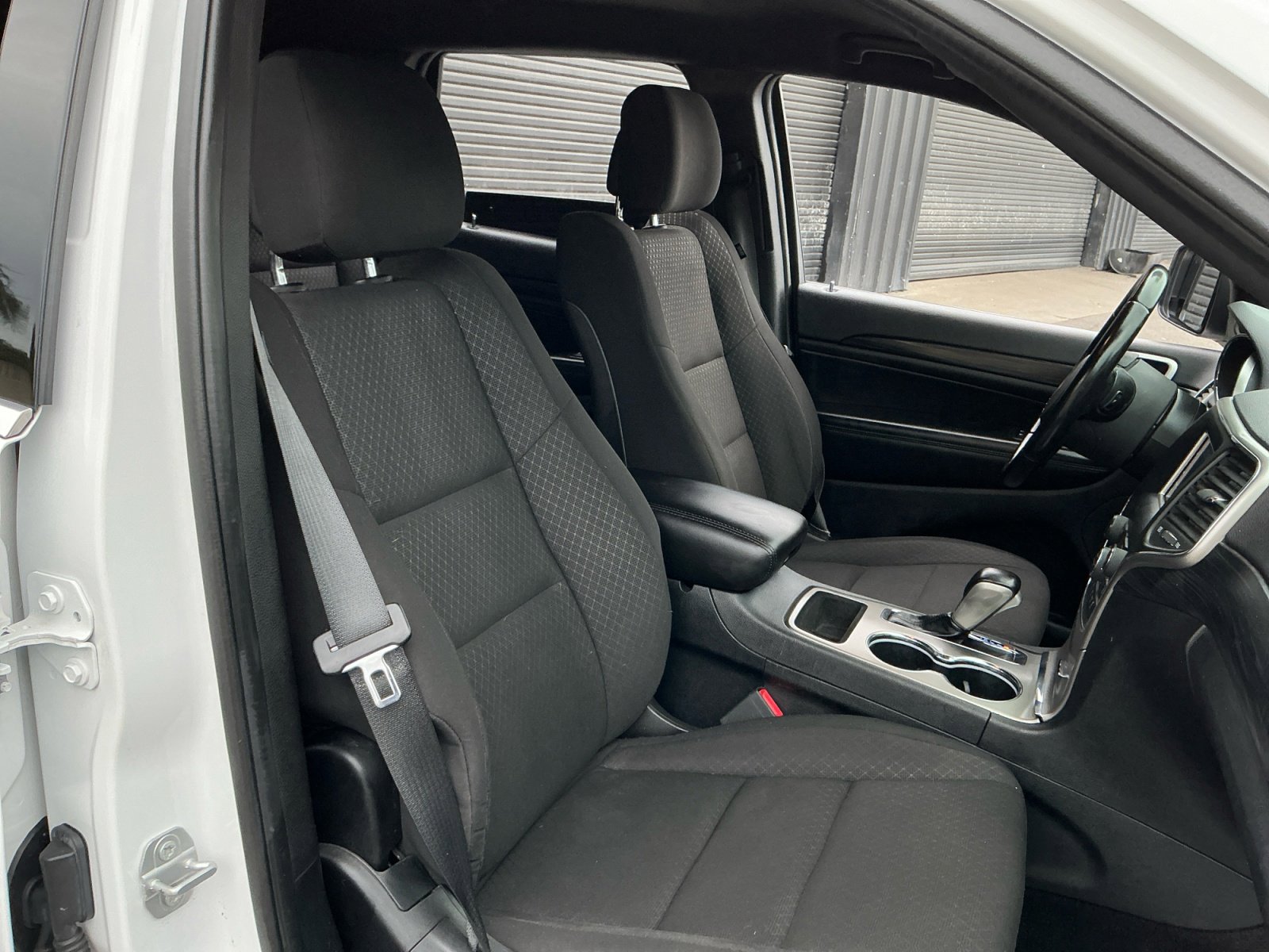 Used 2021 Jeep Grand Cherokee Laredo image 21