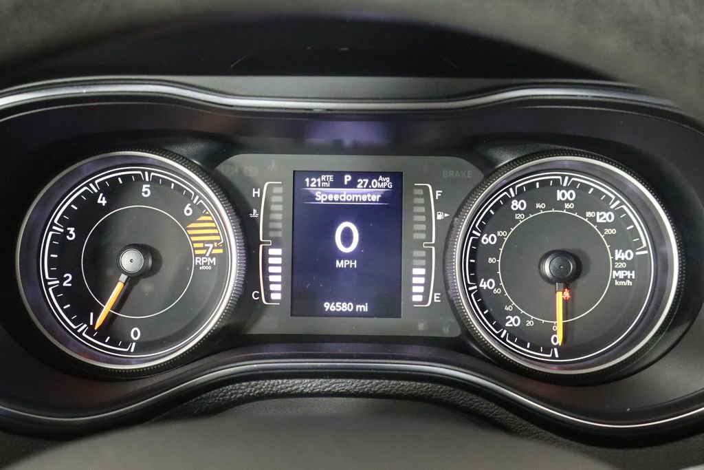 Used 2019 Jeep Cherokee Latitude w/ Popular Appearance Group AWD/4WD image 11