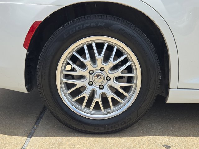Used 2022 Chrysler 300 Touring L RWD image 23