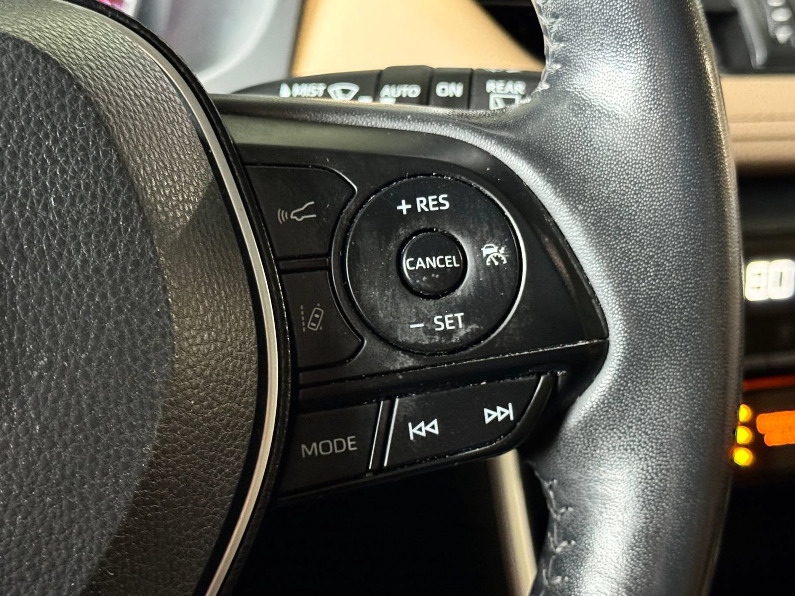 Used 2021 Toyota RAV4 Limited w/ Limited Grade Weather Package AWD/4WD image 33
