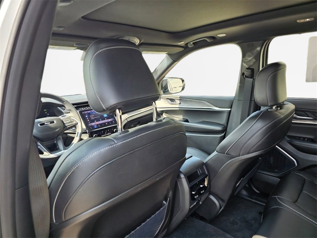 Used 2025 Jeep Grand Cherokee Limited 4xe image 42