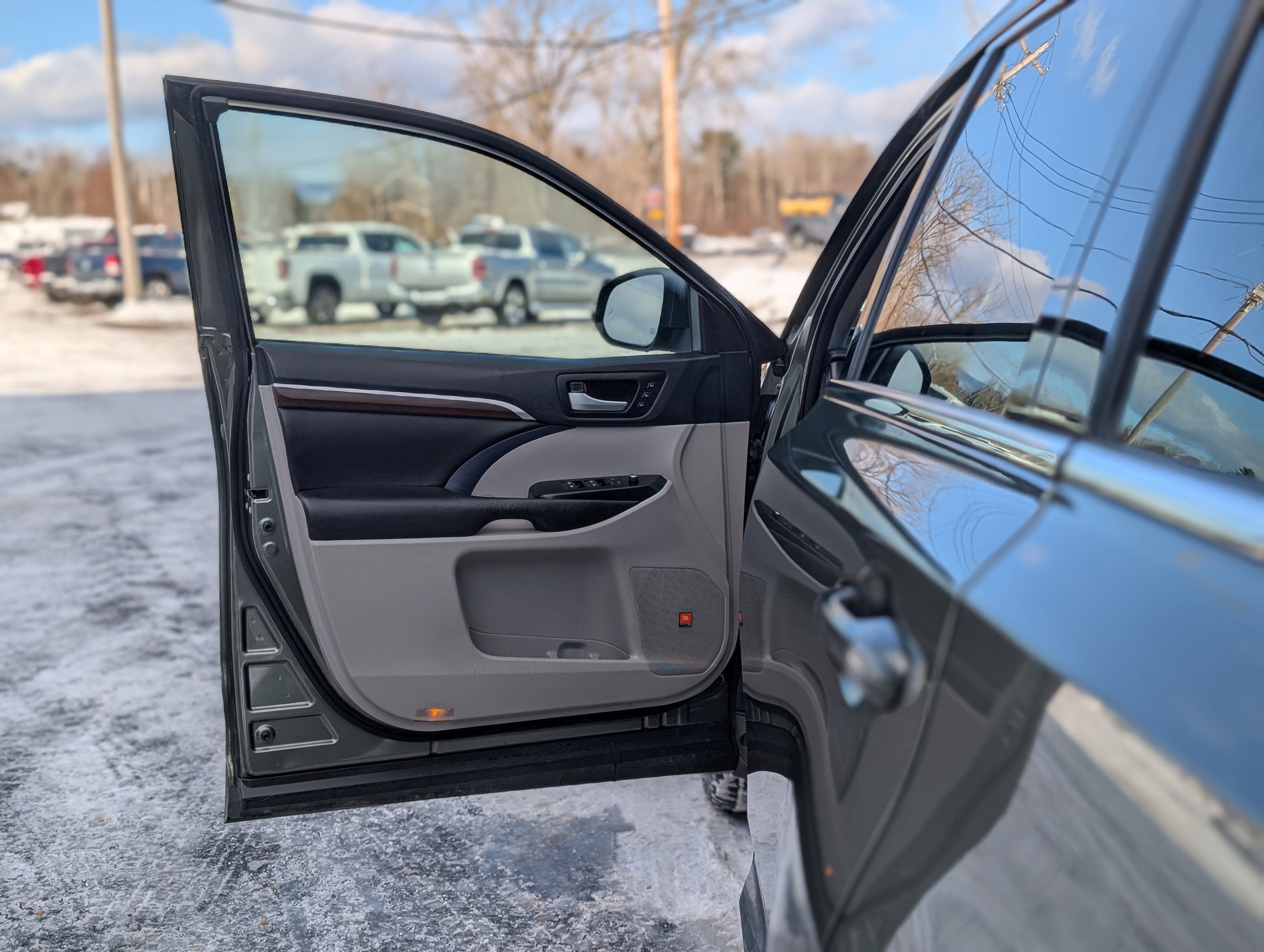 Used 2016 Toyota Highlander Limited image 27