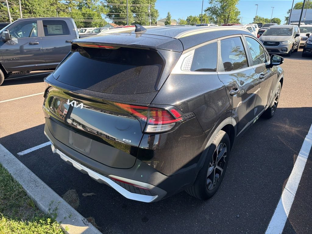 Used 2023 Kia Sportage EX AWD/4WD image 2