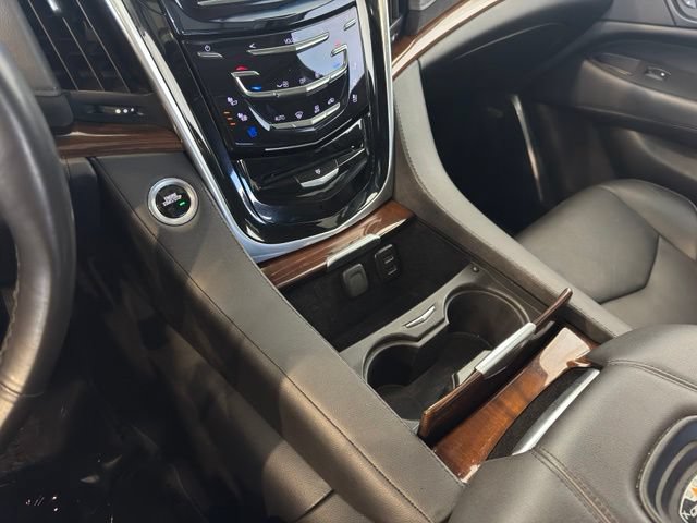 Used 2020 Cadillac Escalade Premium Luxury AWD/4WD image 23
