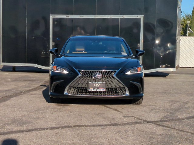 Used 2025 Lexus ES 300h w/ Premium Package FWD image 3
