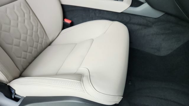 Certified 2026 Volvo XC90 B6 Plus w/ Protection Package Premier AWD/4WD image 38