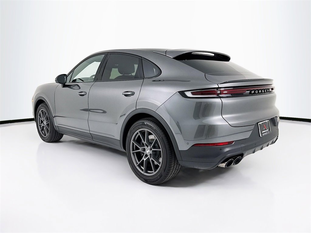 Certified 2025 Porsche Cayenne Coupe image 3