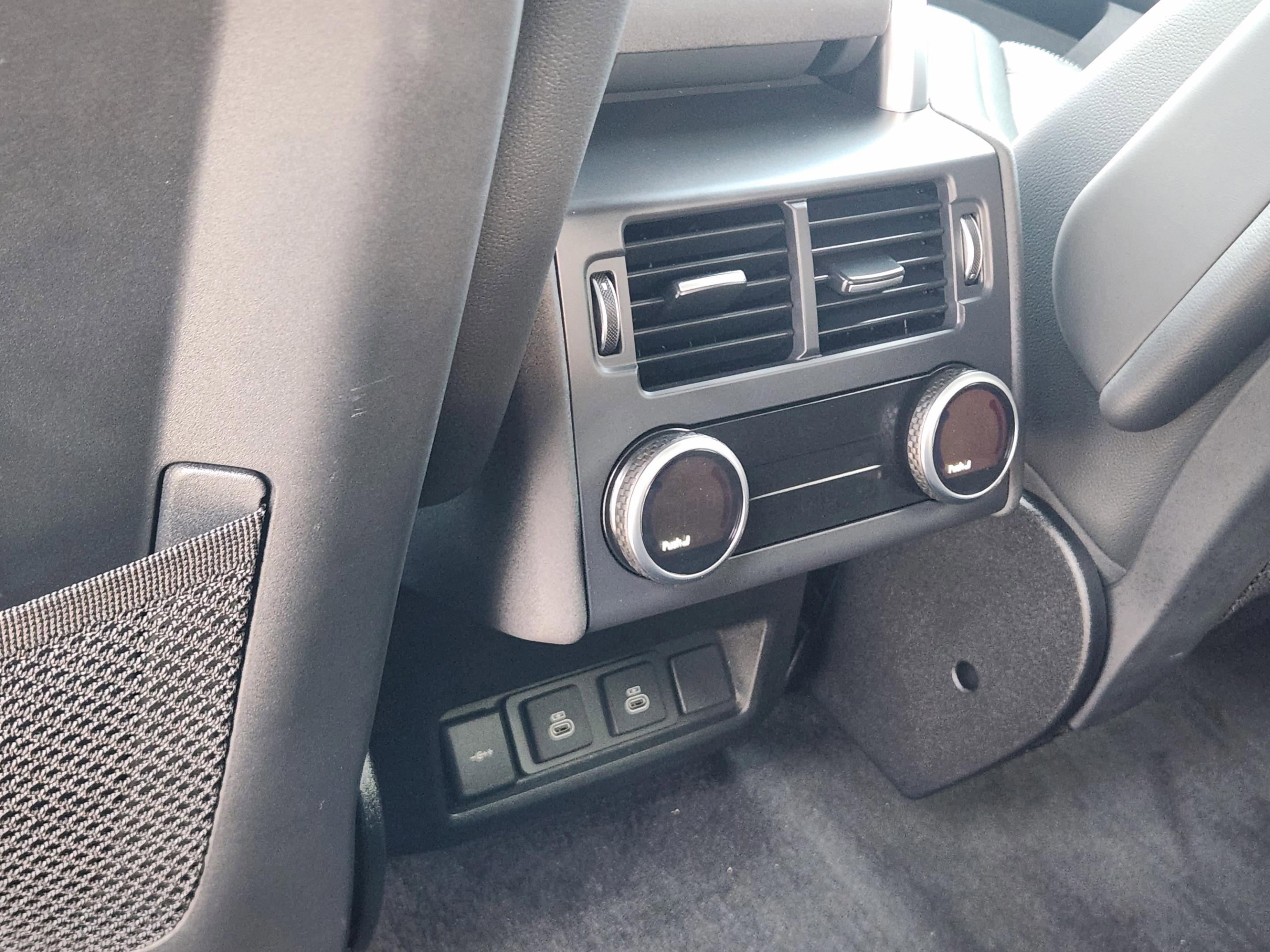 Certified 2024 Land Rover Discovery Dynamic SE image 29