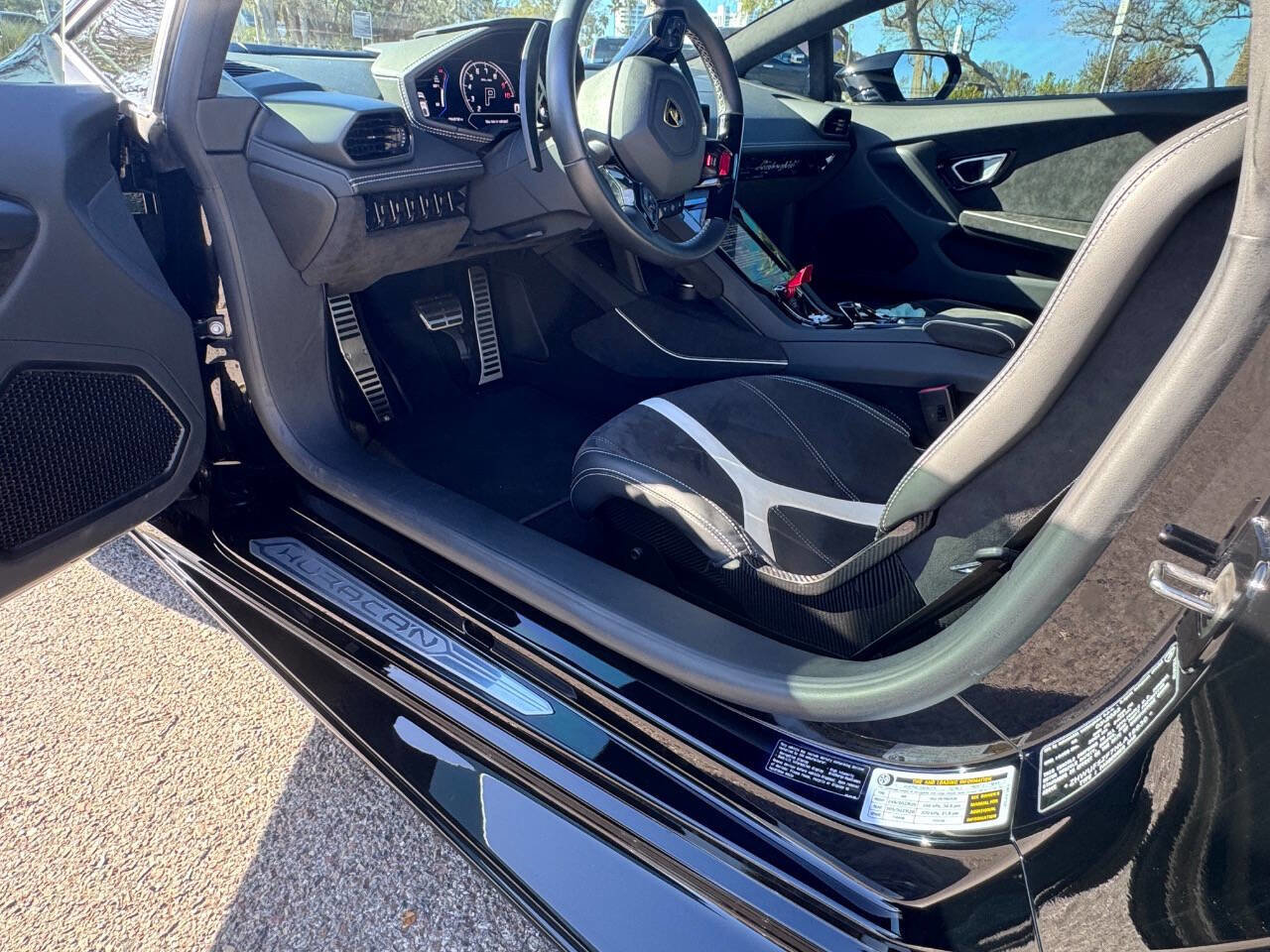 Used 2022 Lamborghini Huracan EVO image 65