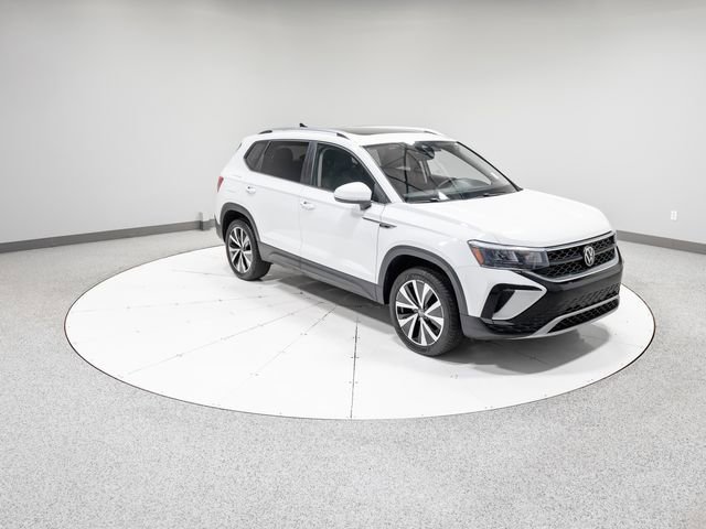 Used 2023 Volkswagen Taos SE w/ Panoramic Sunroof Package image 30
