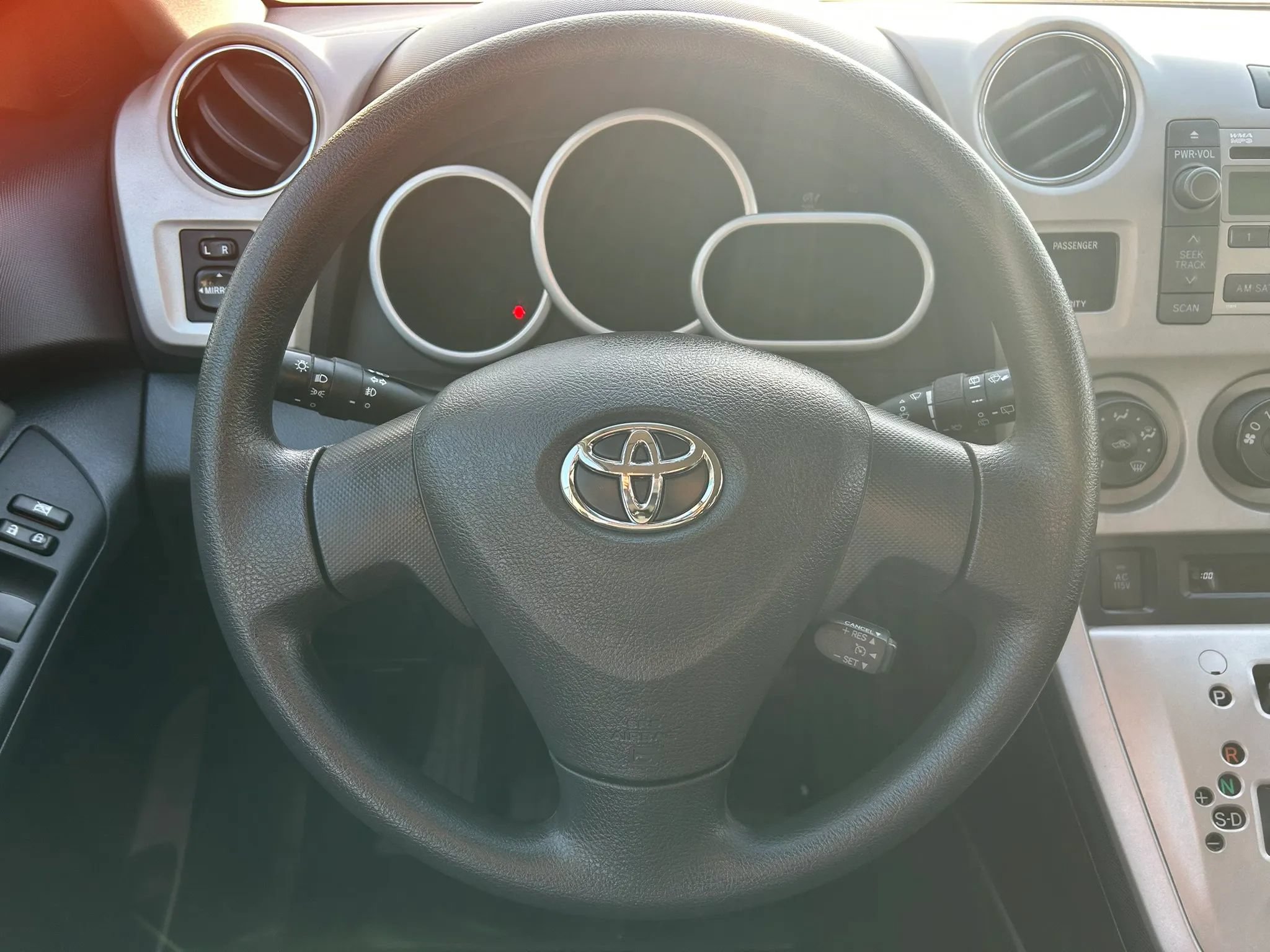 Used 2010 Toyota Matrix S FWD image 22