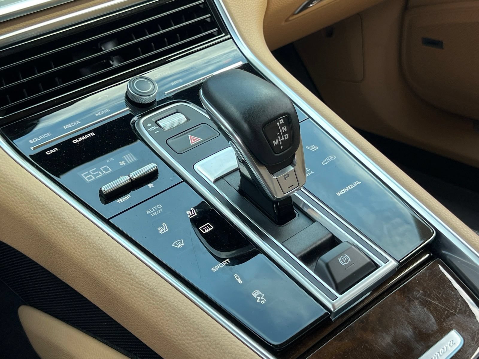 Certified 2018 Porsche Panamera 4S AWD/4WD image 33