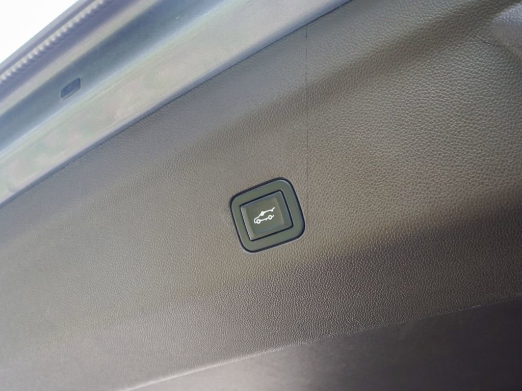 Used 2021 Chevrolet Tahoe Z71 w/ Rear Media and Nav Package image 12