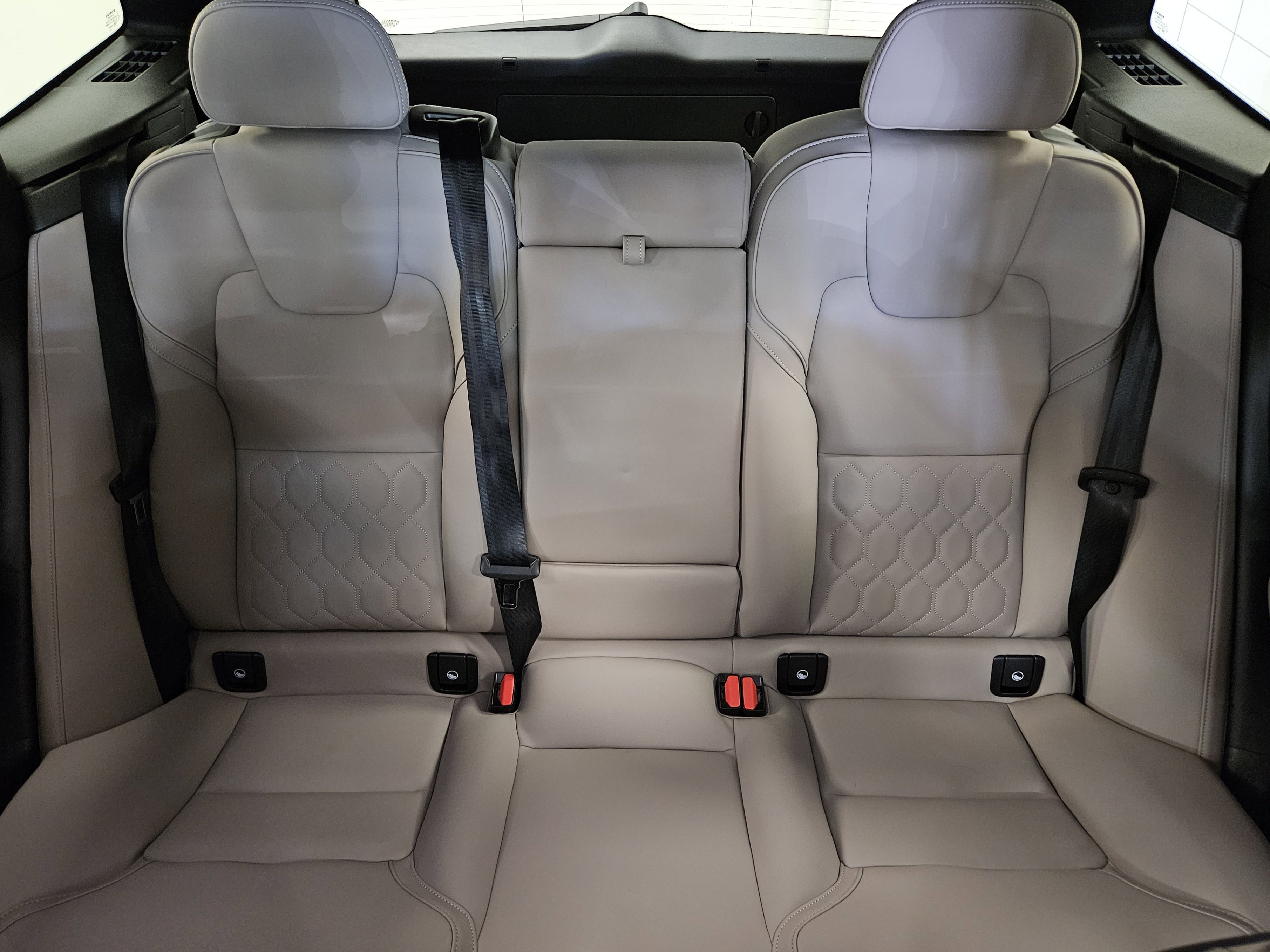 New 2026 Volvo XC60 T8 Plus w/ Protection Package Premier image 41