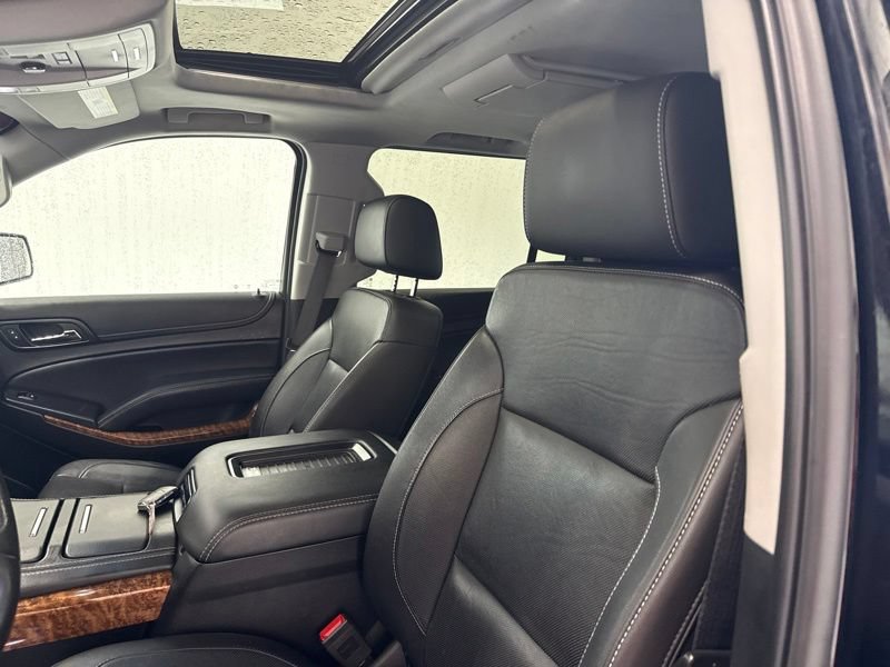 Used 2019 Chevrolet Suburban Premier AWD/4WD image 23