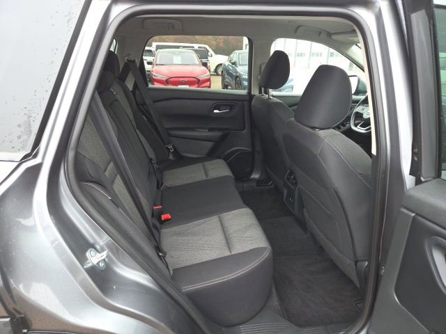Used 2024 Nissan Rogue SV image 43