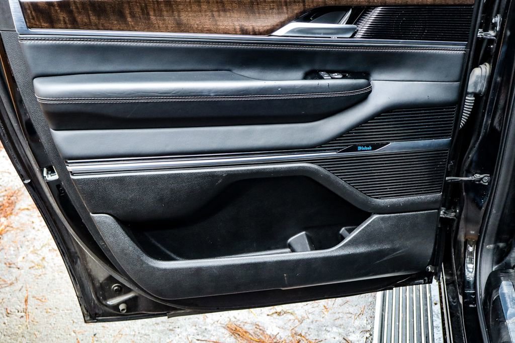 Used 2024 Jeep Grand Wagoneer L 4WD image 42