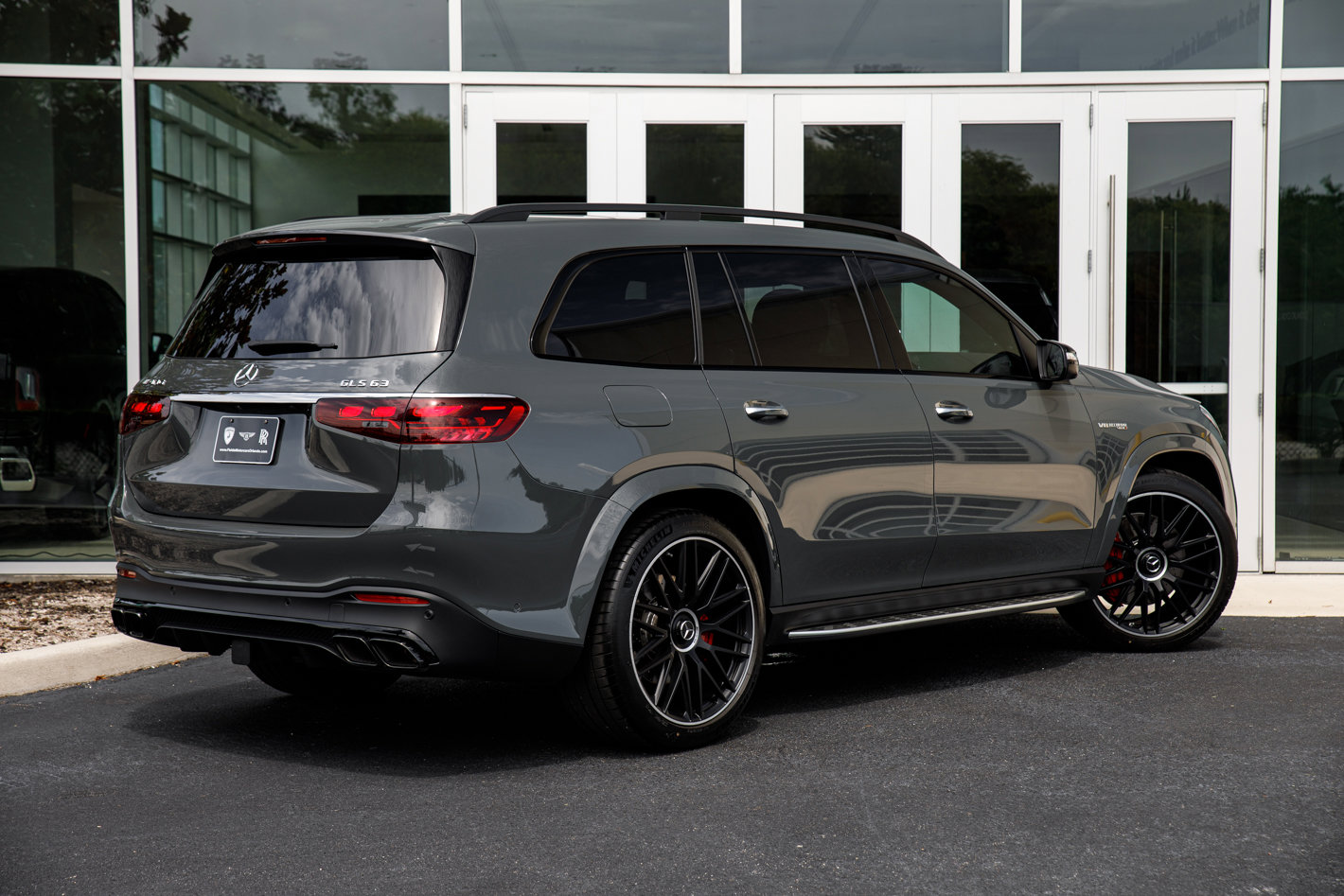 Used 2025 Mercedes-Benz GLS 63 AMG 4MATIC image 14