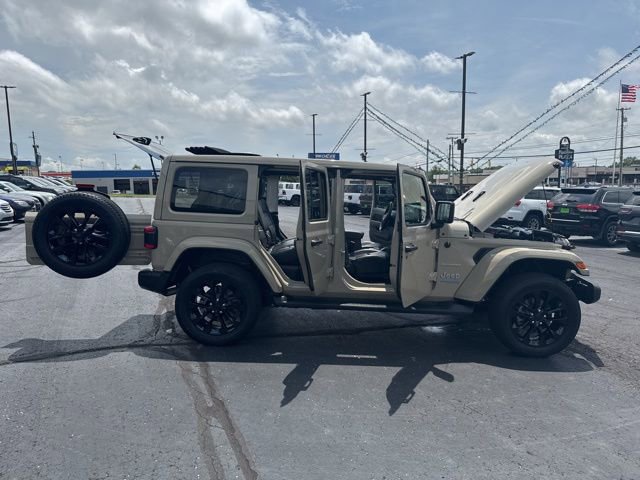 Used 2022 Jeep Wrangler Unlimited Sahara w/ Cold Weather Group image 32