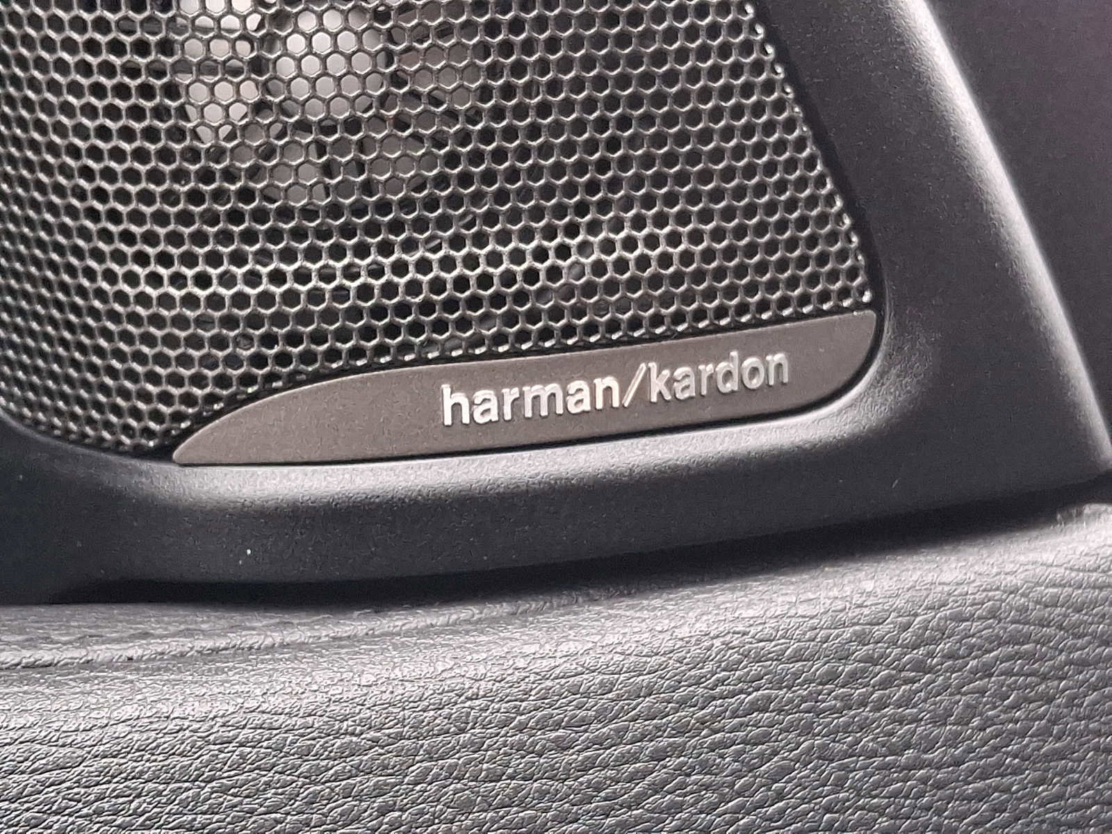 Used 2017 BMW X6 xDrive35i w/ M Sport Package image 24