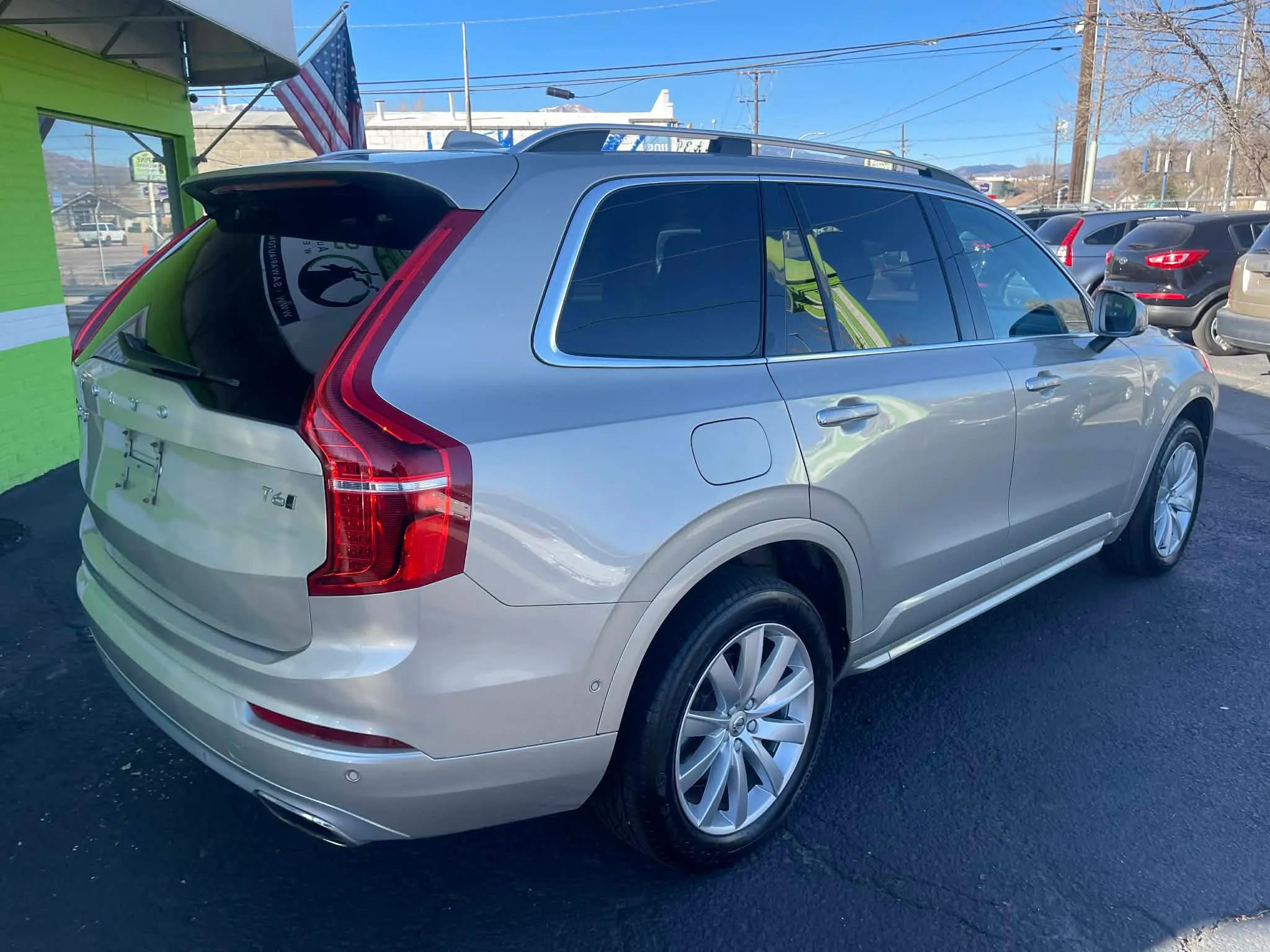 Used 2016 Volvo XC90 T6 Momentum w/ Momentum Plus Package image 7