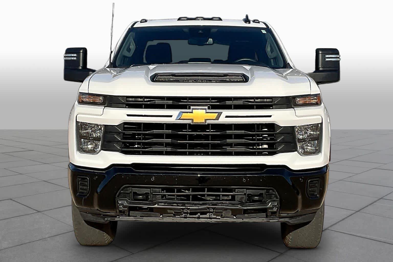 Used 2025 Chevrolet Silverado 2500 Custom w/ Custom Value Package AWD/4WD image 4