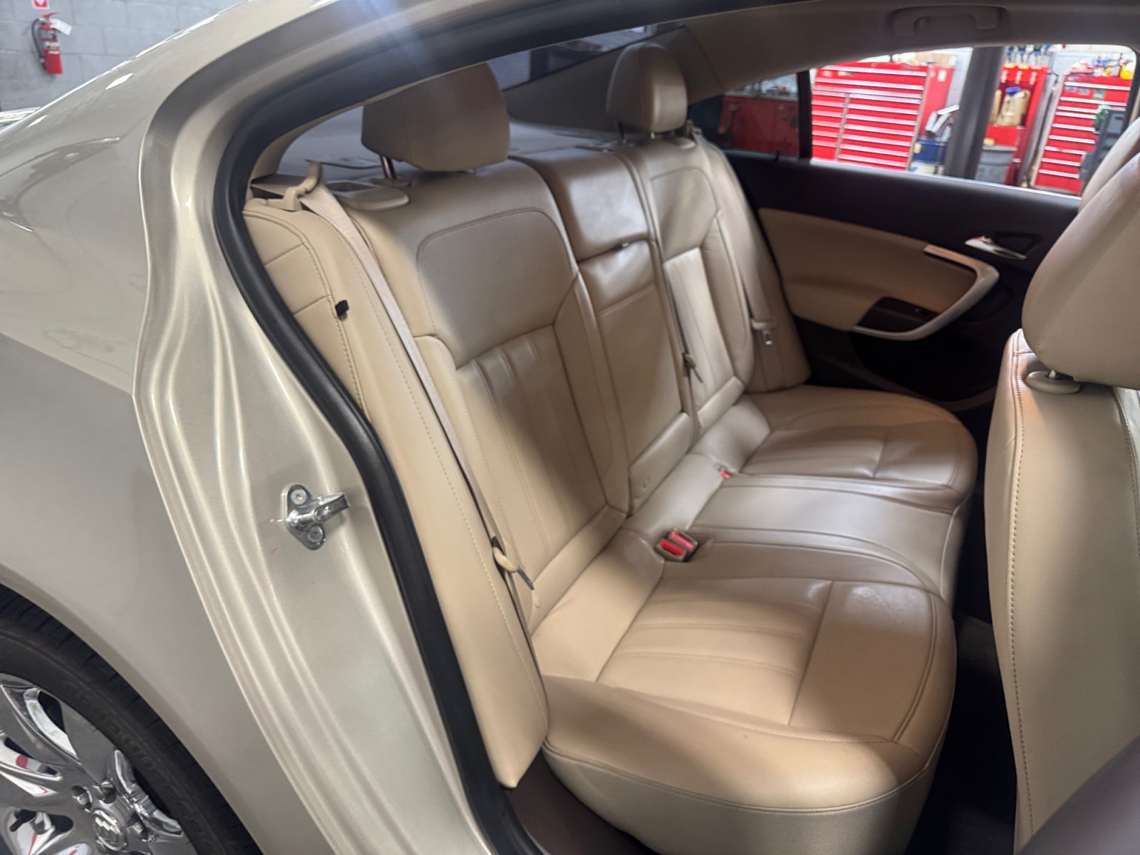 Used 2016 Buick Regal FWD image 17