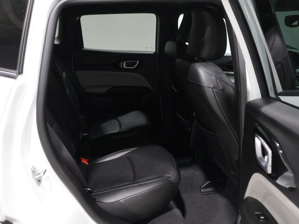 Used 2025 Jeep Compass Limited AWD/4WD image 19