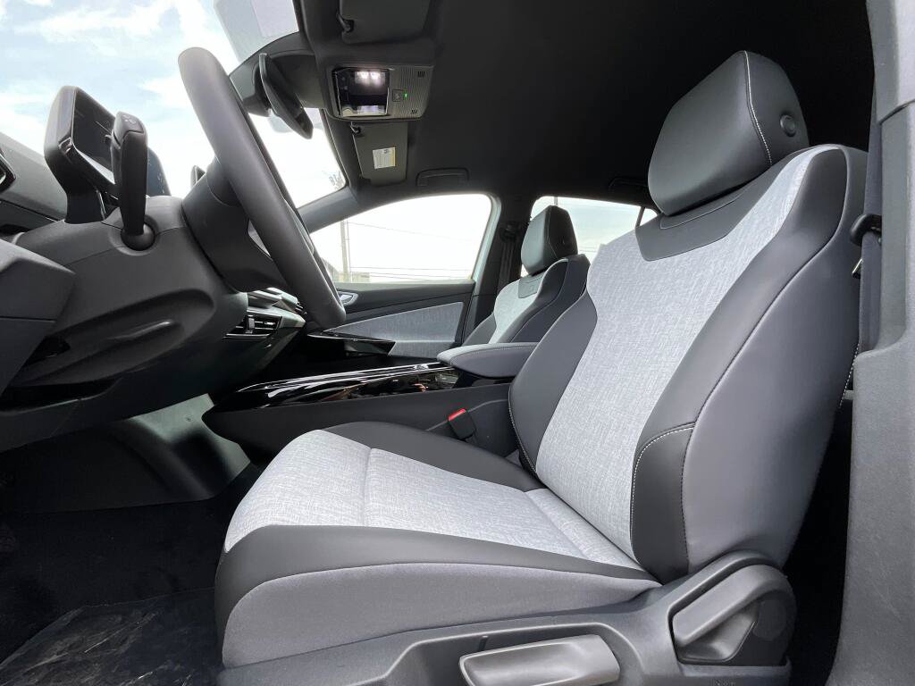 New 2026 Volkswagen ID.4 Pro AWD/4WD image 11