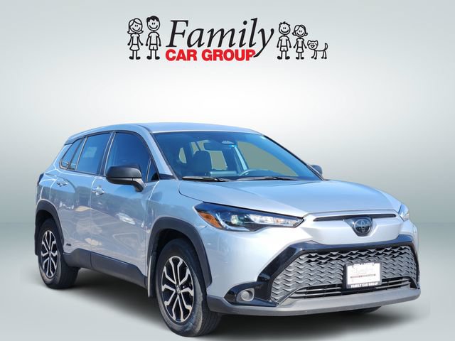 Used 2024 Toyota Corolla Cross AWD Hybrid image 2
