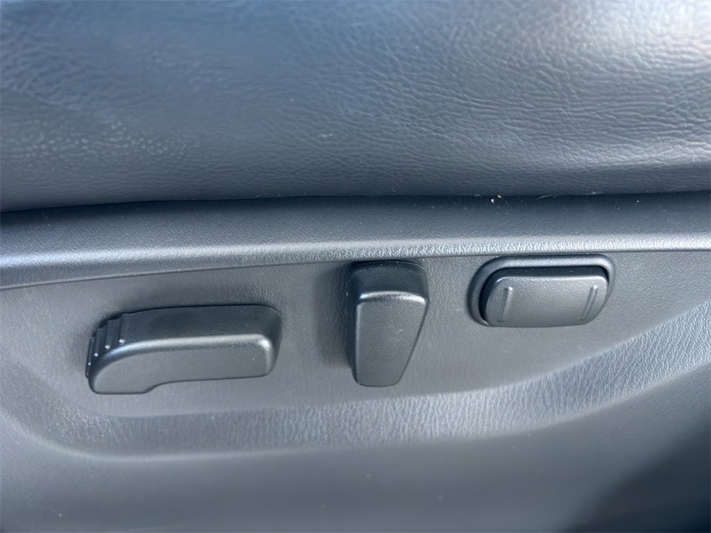 Used 2024 Nissan Armada SL w/ Captain's Chairs Package image 14