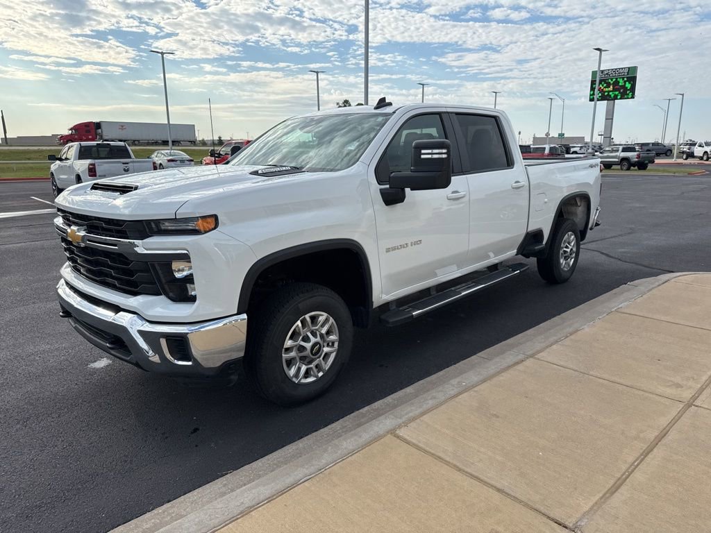 Used 2024 Chevrolet Silverado 2500 LT image 8