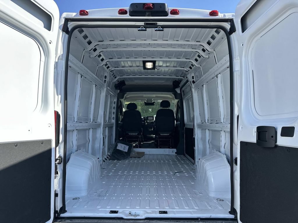 New 2026 RAM ProMaster 2500 w/ Convenience Group FWD image 9