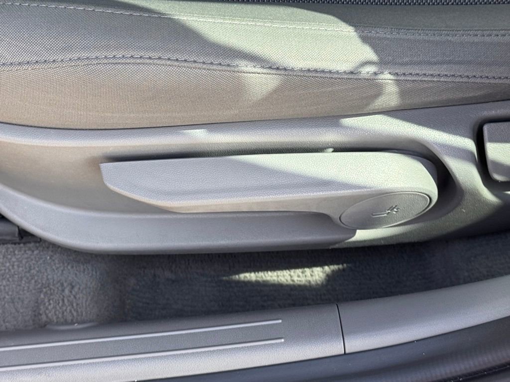 Used 2024 Hyundai Elantra SE image 18