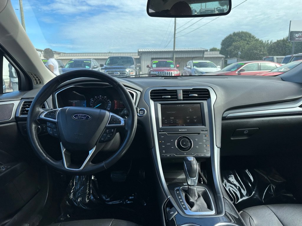 Used 2014 Ford Fusion Titanium FWD image 9