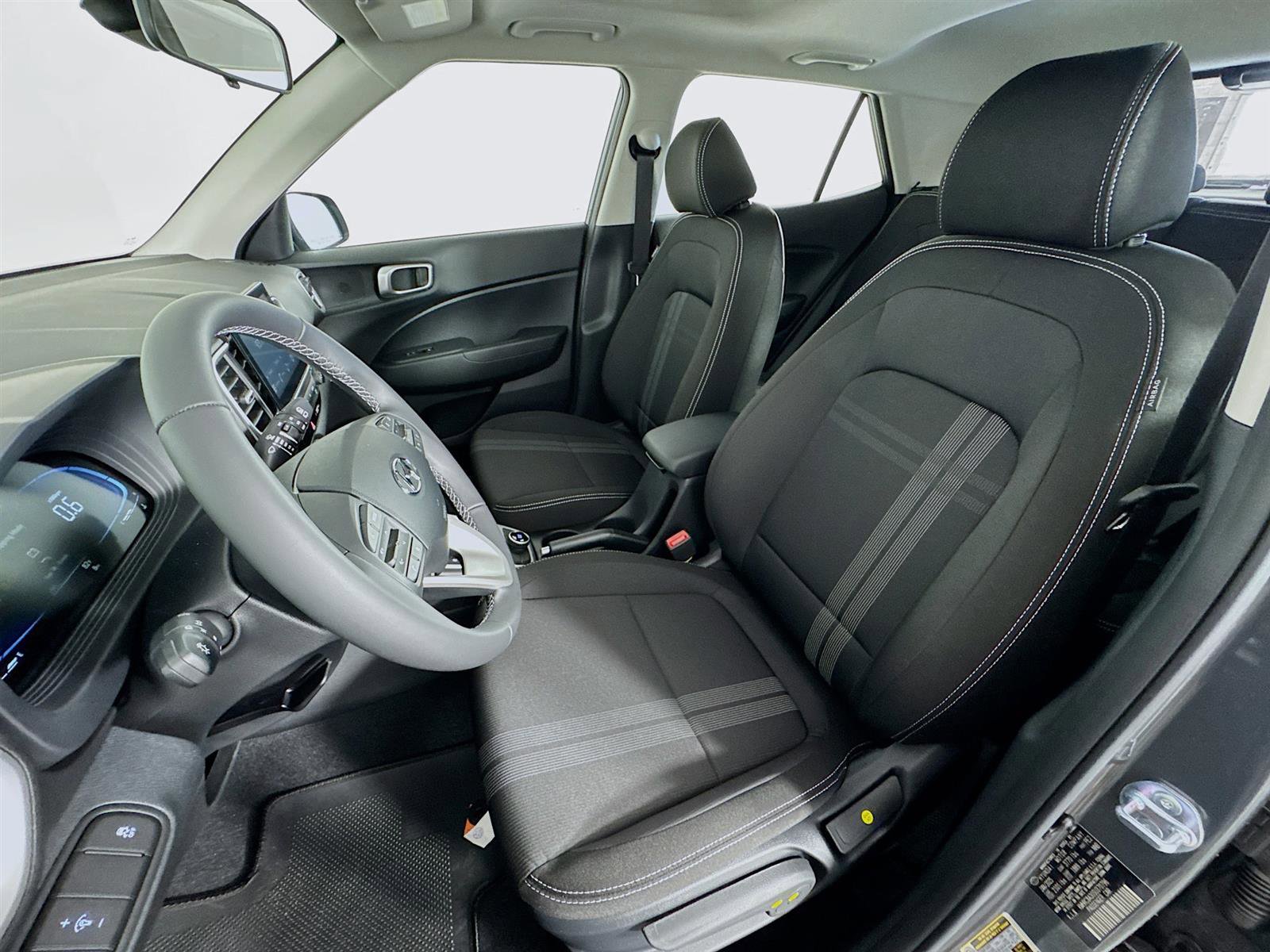 New 2025 Hyundai Venue SEL image 11