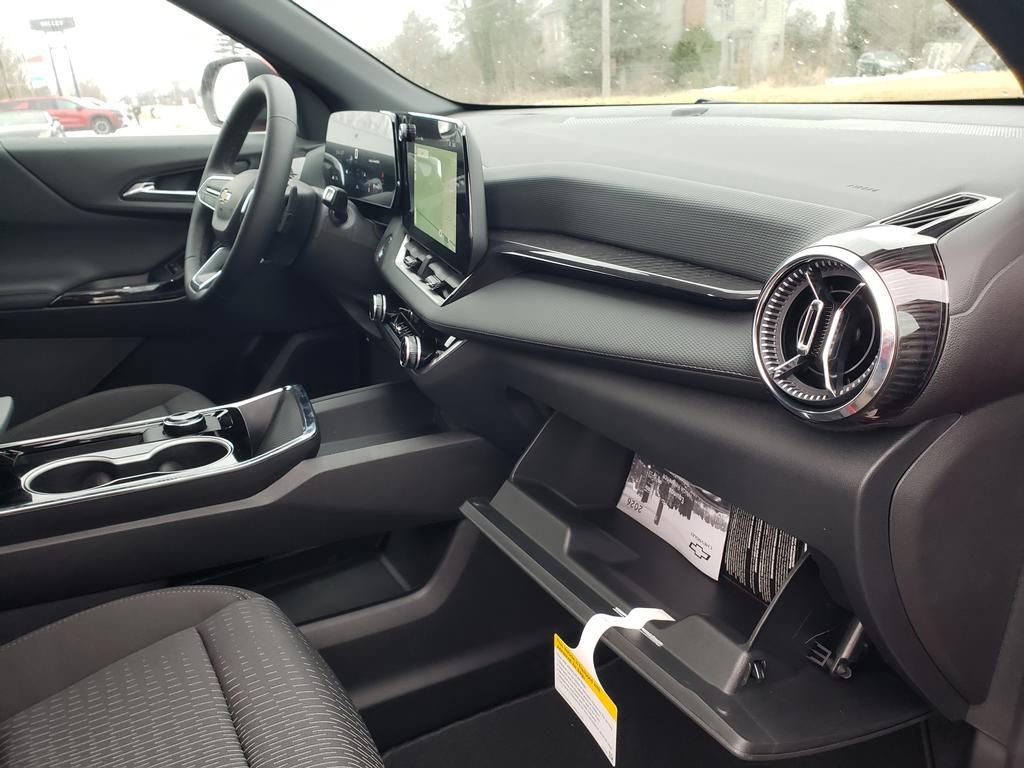 New 2026 Chevrolet Equinox LT FWD image 31