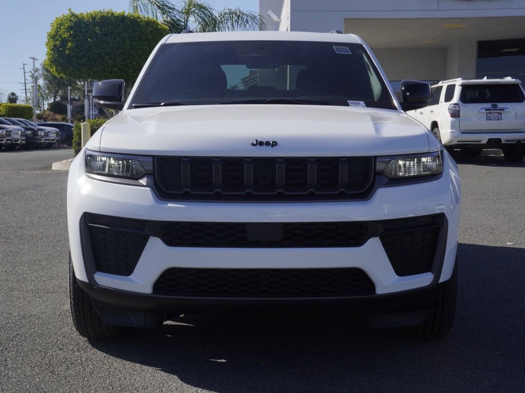 New 2026 Jeep Grand Cherokee Altitude image 9