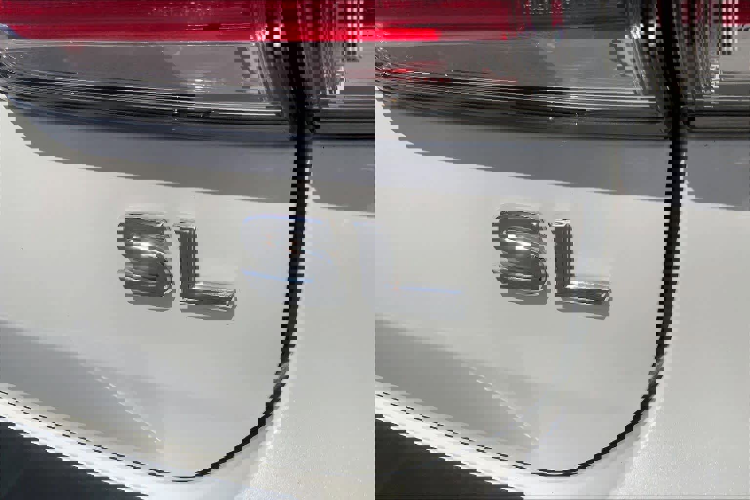 Used 2018 Nissan Armada SL w/ Premium Package image 10