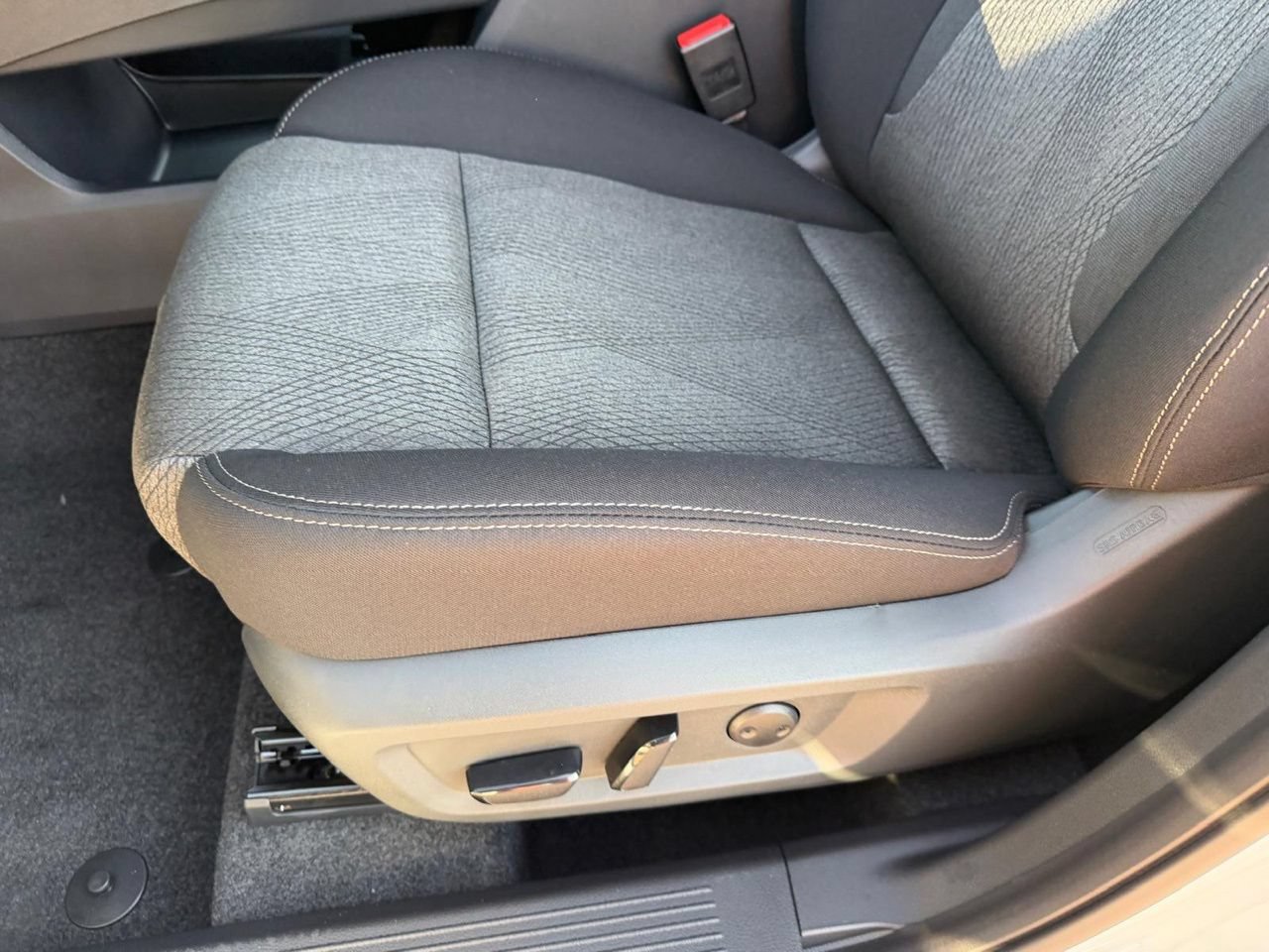New 2026 Nissan Rogue SV AWD/4WD image 26