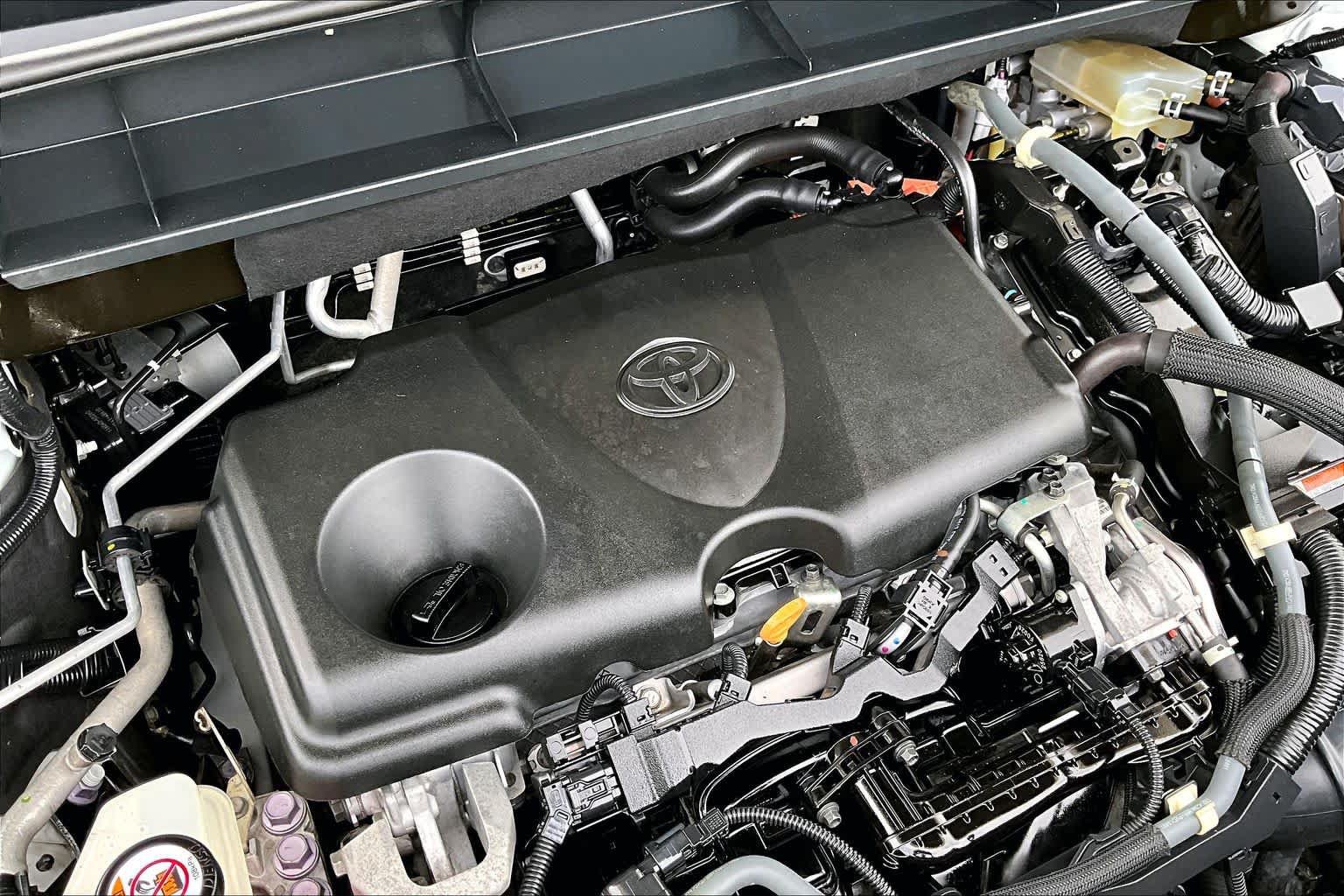 Used 2020 Toyota Highlander XLE FWD image 33