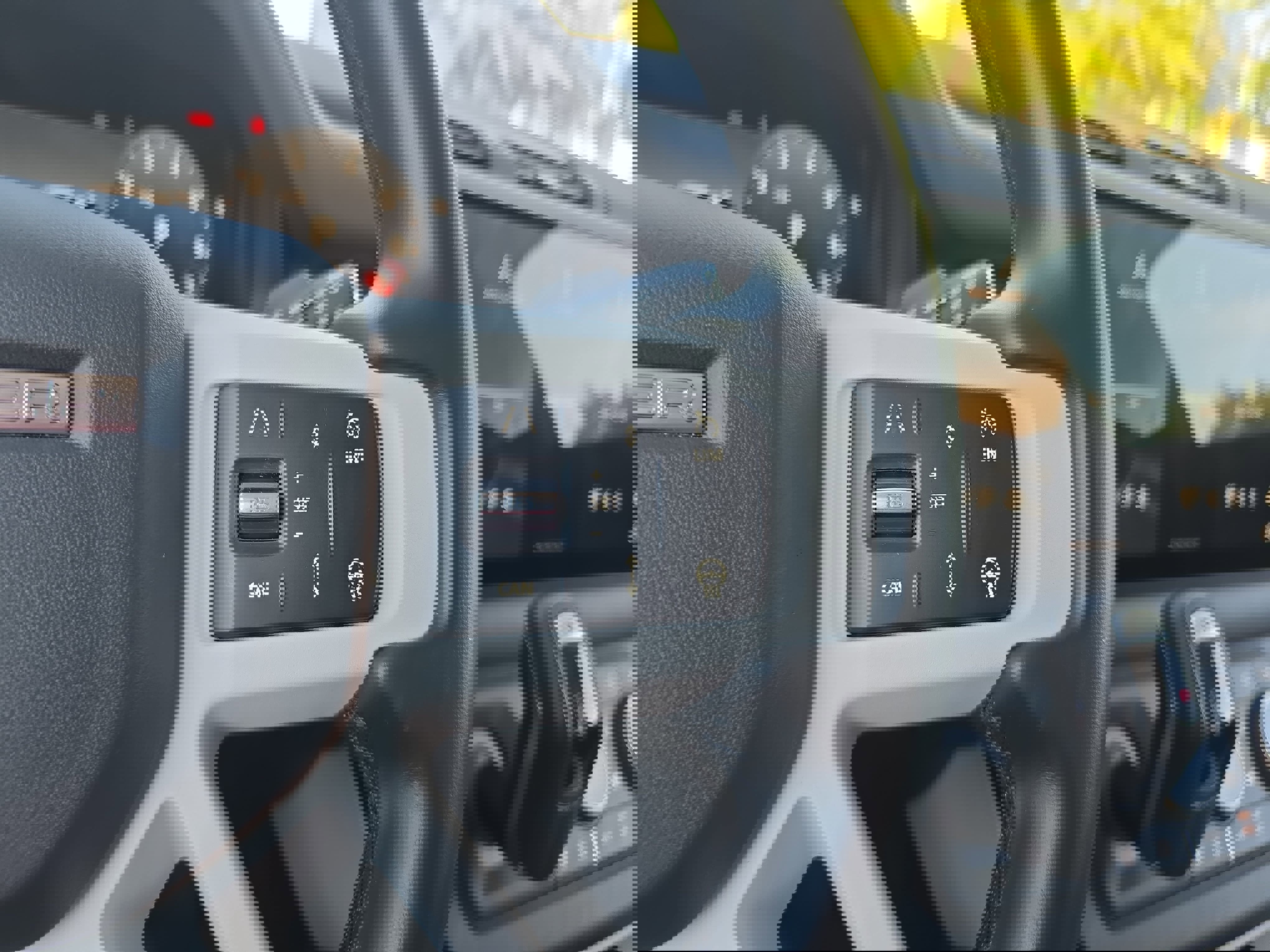 Certified 2025 Land Rover Defender 110 X-Dynamic SE image 17