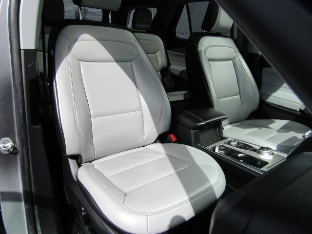 Used 2021 Ford Explorer XLT w/ Equipment Group 202A AWD/4WD image 11