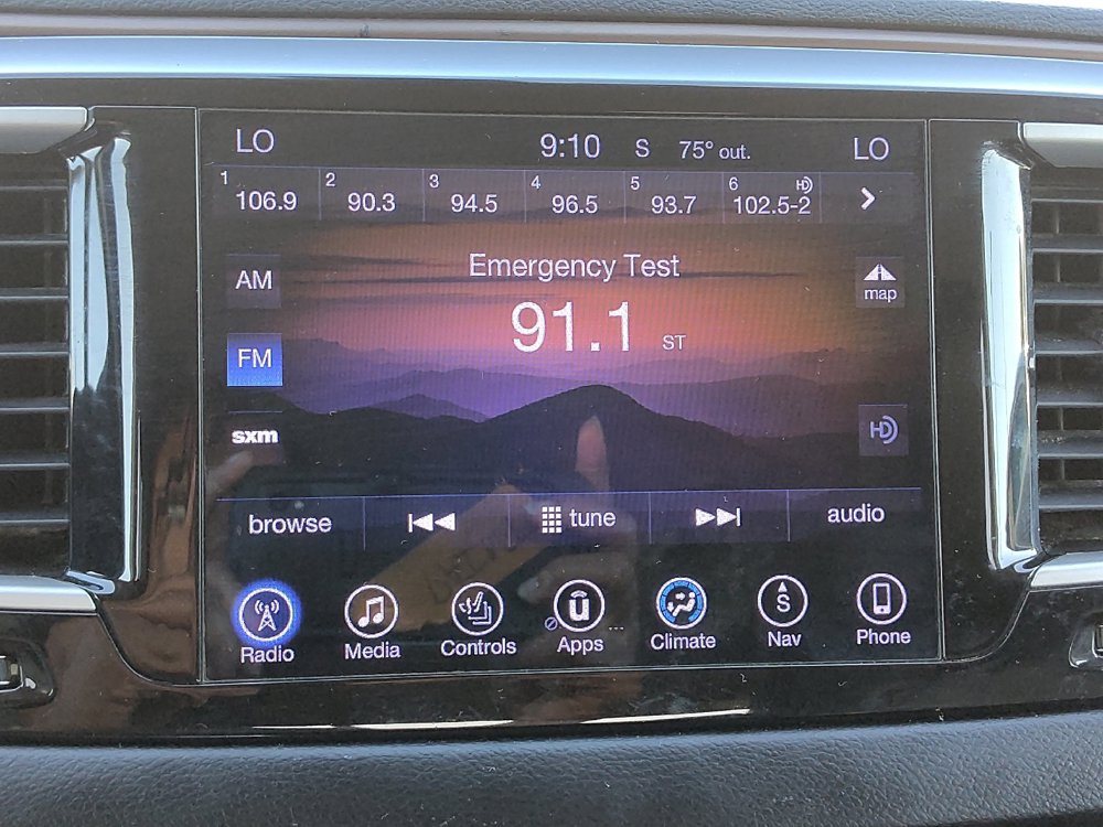 Used 2017 Chrysler Pacifica Touring-L w/ Tire & Wheel Group FWD image 25