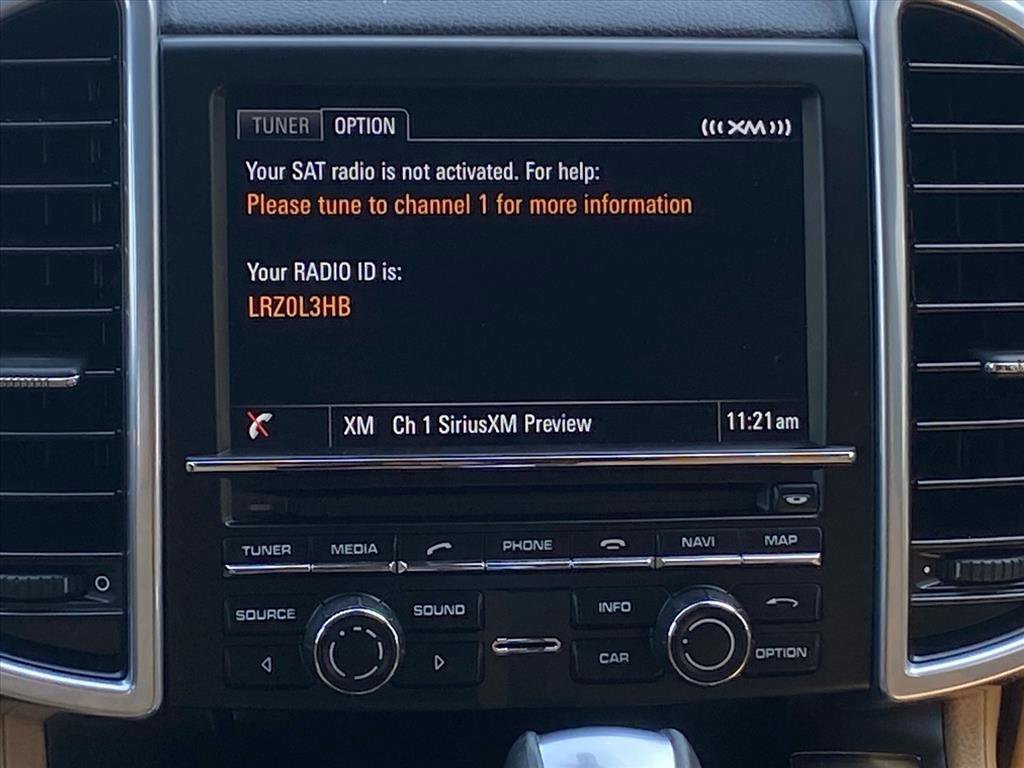 Used 2016 Porsche Cayenne S image 9