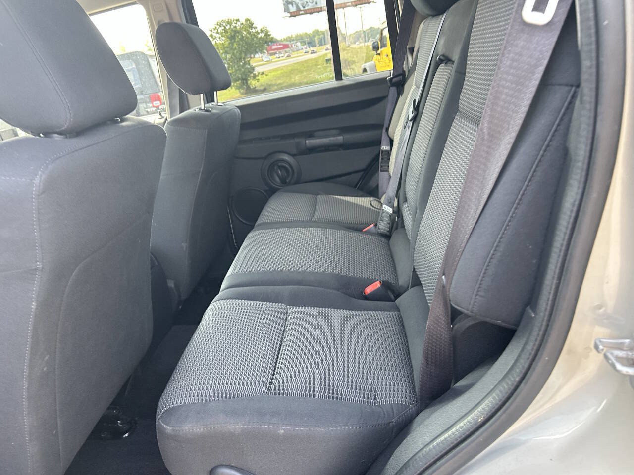 Used 2008 Jeep Commander Sport AWD/4WD image 12